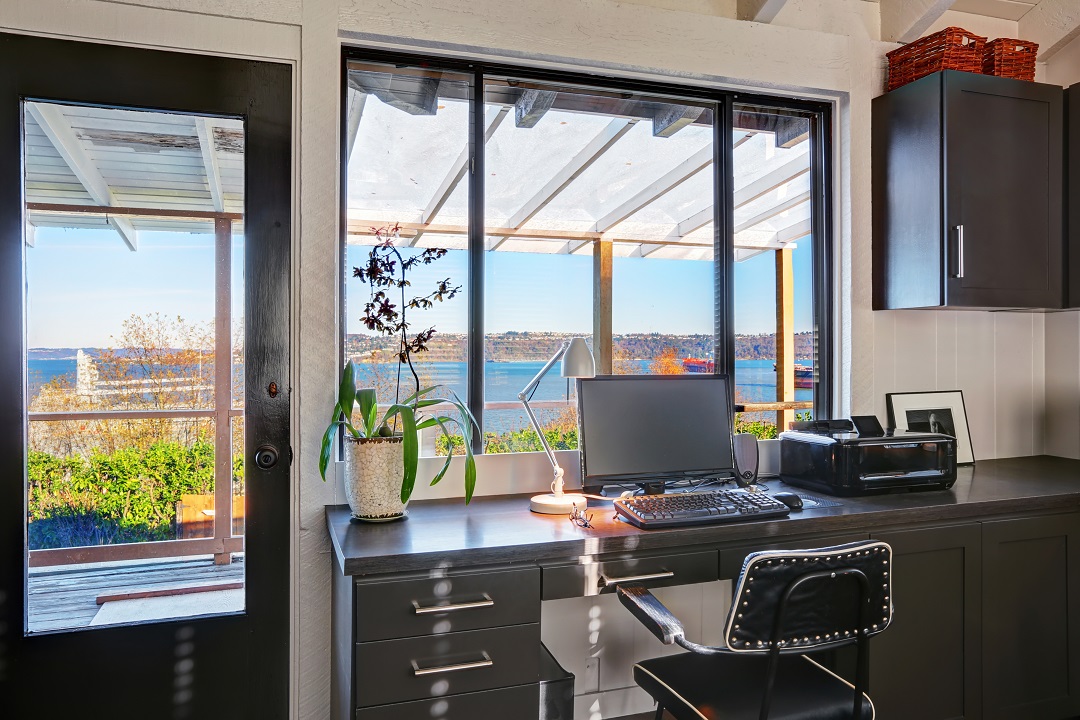 Image showcasing Q4 Increase in Demand Still Not Enough to Meet 2023's High Supply